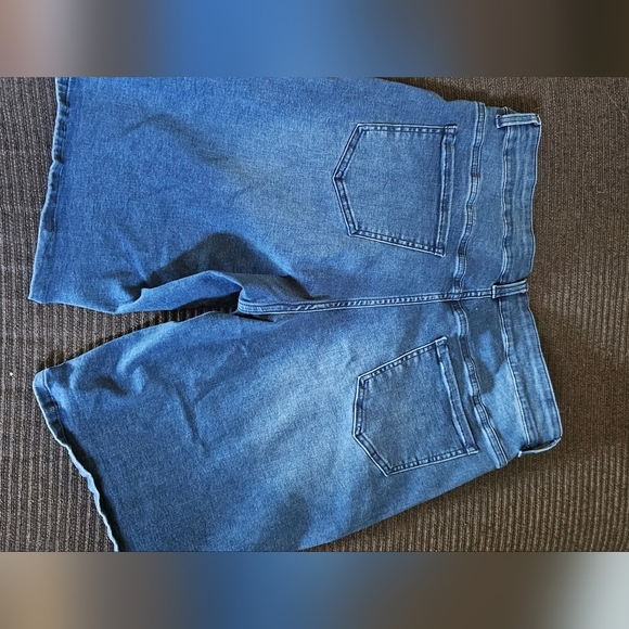 Universal standard Blue Denim Shorts Size 12 - Picture 3 of 3